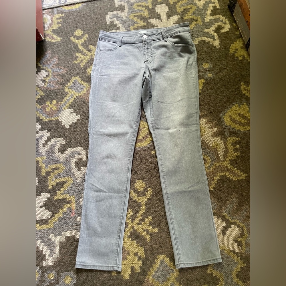 Old Navy size 10 super skinny light gray slightly stretchy jeans